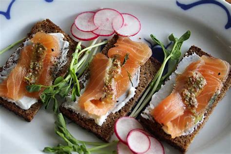 Gravlax Recipe - Swedish Cured Salmon - Hilah Cooking