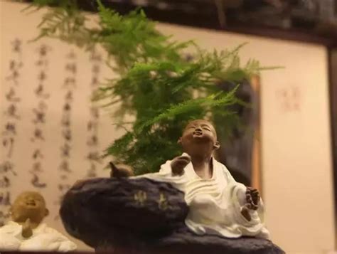 燒香拜佛有講究！ 上香「用左手還是右手」？做錯了可能會影響一年的運勢 有錢人這麼想