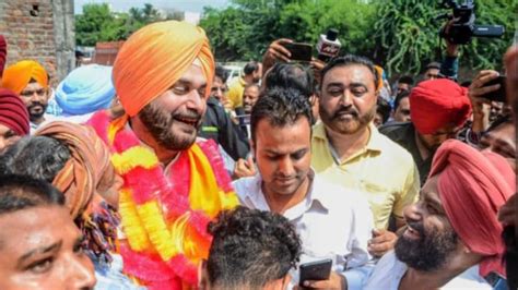 Pakistan Gives Visa To Navjot Singh Sidhu For Kartarpur Corridor