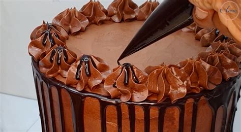 Chocolate Ganache Buttercream — Arise Cake Creations