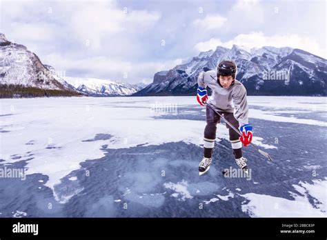 Frozen Lake Hockey Hi Res Stock Photography And Images Alamy