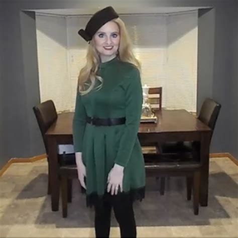 Nicolette's Closette: Green With Envy Outfit Idea!