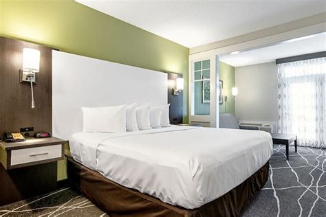 Clarion Inn Willow River Sevierville | Bookonline.com