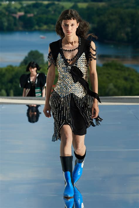 Louis Vuitton Cruise 2022 Fashion Show