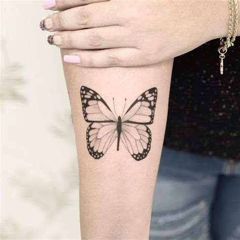 𝐸𝓁𝑒𝓃 𝒟𝒶𝓎𝒶𝓃𝑒 𝒱𝑒𝓃𝓉𝓊𝓇𝒶 ⚜️ On Instagram 🦋 Butterfly 🦋 Borboleta Que