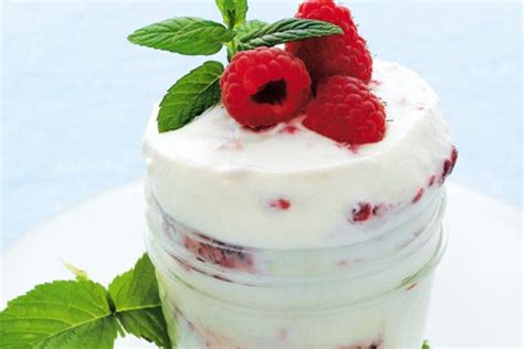 Soufflés Glacés Au Chocolat Blanc Et Aux Framboises Plaisirs Laitiers