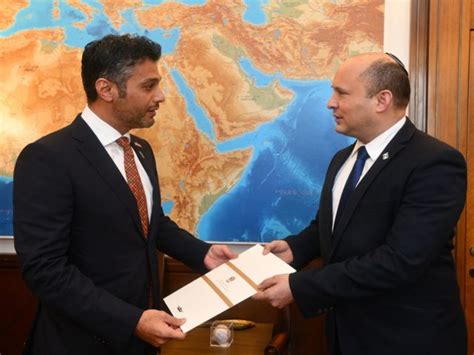 In Historic First Israeli Pm Naftali Bennett Flies To Uae To Meet Bin