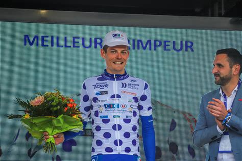 L O Dan S Maillot Des Grimpeurs Sur Pays De La Loire Tour Ucna