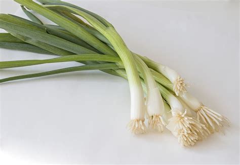 Scallions Vs Green Onions Whats The Difference Allrecipes