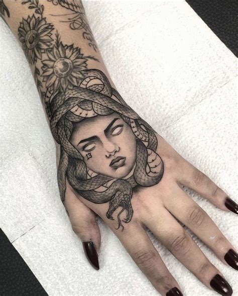 Tattoo Medusa Na M O Tatoeage Idee N Tatoeage Inspiratie Medusa