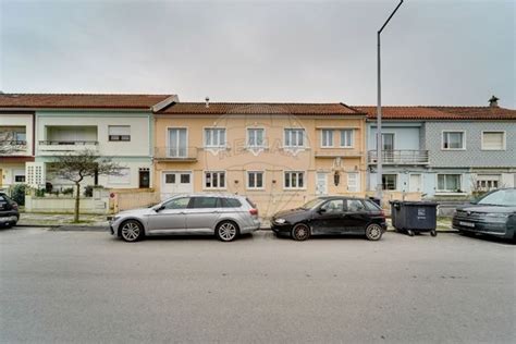 Arrendamento De Moradia Geminada Na Rua De Passos Manuel Bairro Do