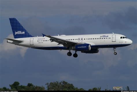 N520JB JetBlue Airbus A320 232 Photo By Wade DeNero ID 036524