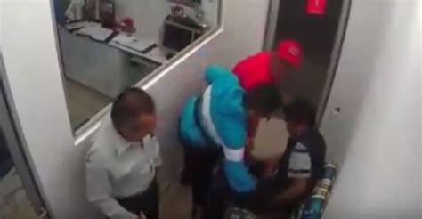 Sujetos Roban A Pacientes En Un Consultorio De Neza Video