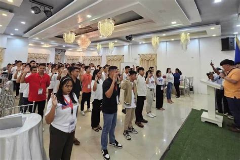 OATH TAKING CEREMONY NG MGA BAGONG HALAL NA SANGGUNIANG KABATAAN