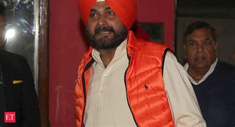 Navjot Singh Sidhu 1st To Get Invite From Pakistan For Opening Ceremony