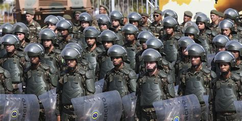 Cerimônia Do Dia Do Soldado No Quartel General Do Exército Agência