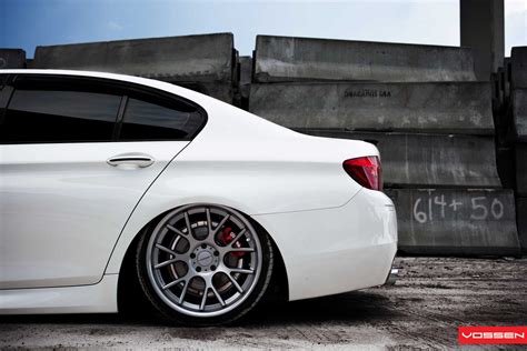 Slammed BMW 5 Series Is Not for Everyone - autoevolution