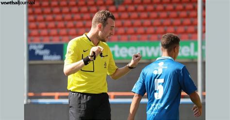 In Gesprek Met Knvb Scheidsrechter Youri Kuipers Voetbaljournaal