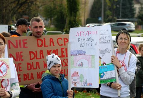 Zamo Nasze Domy Nie Dla Cpk Protest Przeciwnik W Planowanej