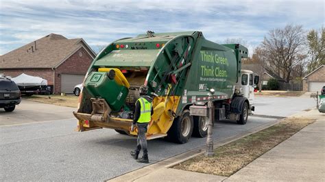 Wm 313430 Autocar Acx Cng Mcneilus Standard Rear Loader Garbage Truck