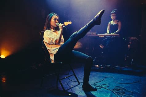 Mitski Brings Her Choreographed Live Show To La Maroquinerie Paris