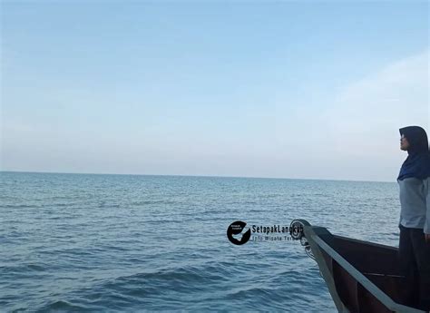 7 Wisata Pantai Di Rembang Yang Paling Cantik 2025