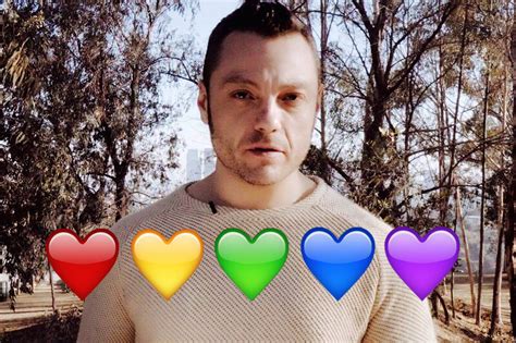 Tiziano Ferro Contro L Omofobia Sconfiggiamo Insieme La Cultura Dell Odio Gay It