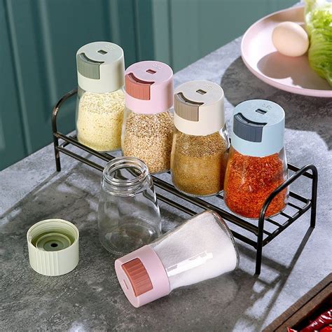 Measurable Control Salt Shaker Kitchen Push Type Quantitative Salt Out Glass Seasoning Bottle