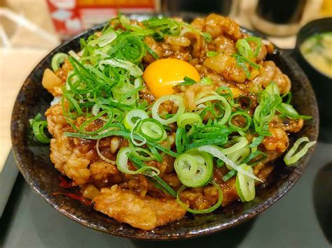 【実食レポ】背脂×焼肉の最強丼！『伝説のすた丼屋』の「背脂牛カルビすたみな焼肉丼」を食べてきた 2022年12月22日 エキサイトニュース