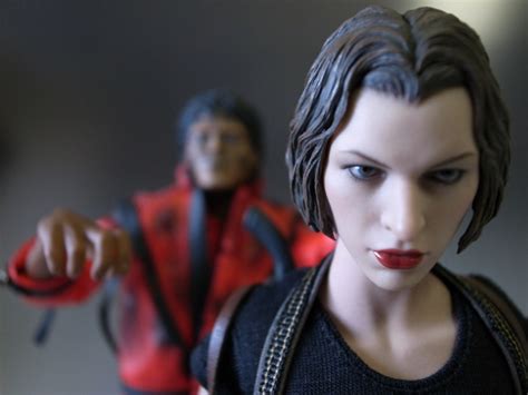 KHut HOT TOYS BIOHAZARD 4 Afterlife Alice