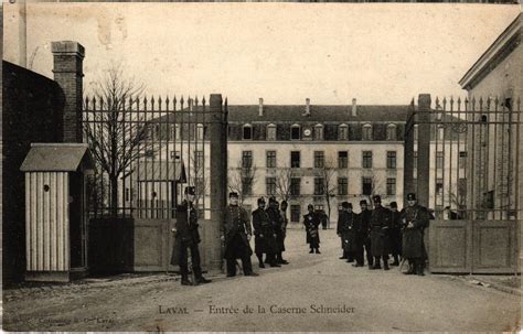 Militaire Laval Entr E De La Caserne Schneider Laval Cartorum