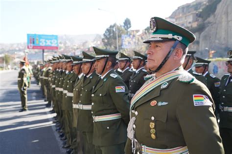 Polic A Boliviana Cumple A Os