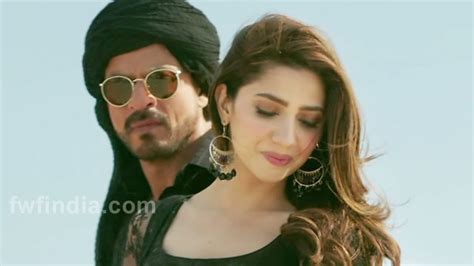 Zaalima Song Hot Chemistry Of Mahira Khan And Shahrukh Khan Youtube