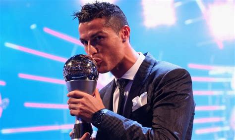 Cristiano Ronaldo Beats Lionel Messi And Neymar To Win Men’s Fifa Best Player Award Theinfong