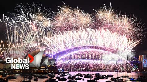 New Year S Sydney Australia Puts On Stunning Fireworks Show