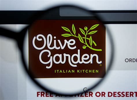 10 Controversial Secrets About Olive Gardens Food According To An
