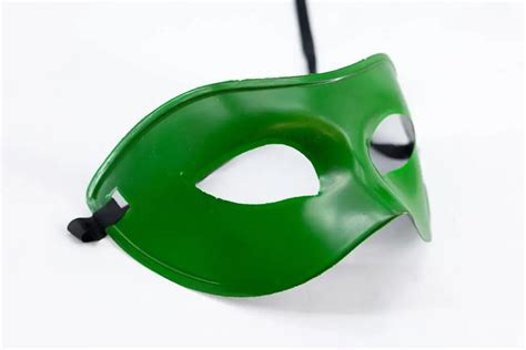 Masque V Nitien De Loup Vert Masques V Nitiens Nouvel An Sur