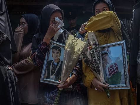 Pemakaman Korban Kecelakaan Bus Rombongan Smk Lingga Kencana