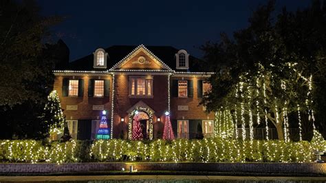 Christmas Lights in River Oaks, Houston - 2021 Guide For Best Times To ...