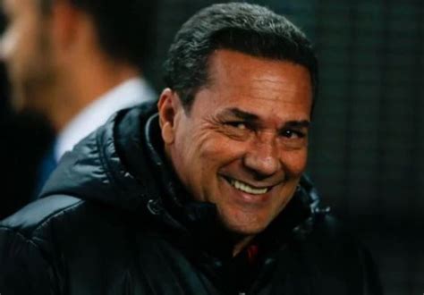 Corinthians Anuncia Vanderlei Luxemburgo Como Novo T Cnico Folhamax