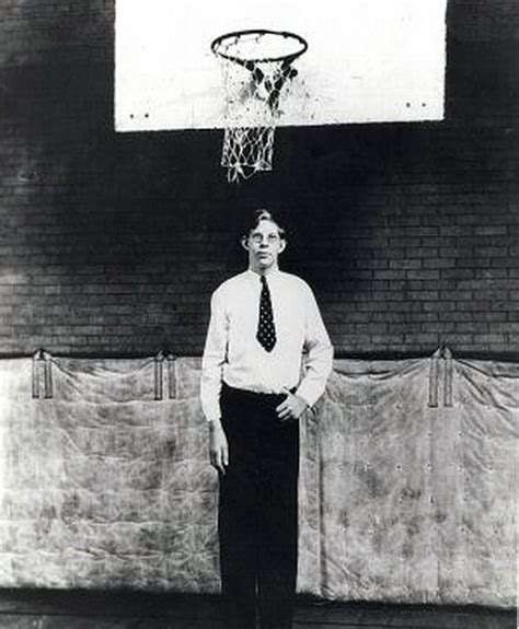 Tallest Man Ever Robert Wadlow Factual Facts Facts About The