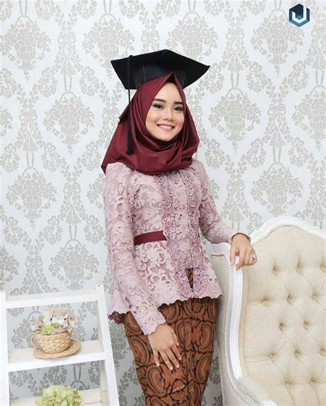 Tutorial Hijab Wisuda Simple 2018 Ragam Muslim