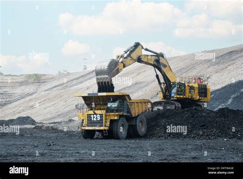 coal loading  res stock photography  images alamy