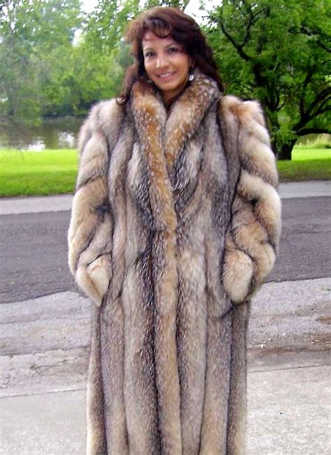 Pin By A Linnus On Pelz Fur Coat Fashion Fur Coats Women Fox Fur Coat