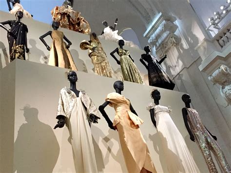 De las alfombras rojas y pasarelas al museo 70 años de Christian Dior