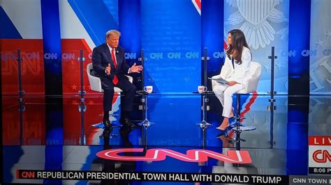 Trump Arrolla A La Cnn Y Convierte Su Town Hall En Un Mitin Lleno De