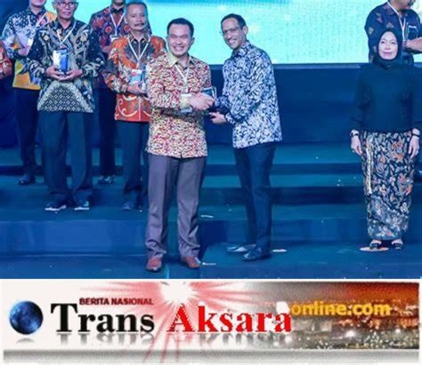 Kadisdik Jabar Terima Anugerah Merdeka Belajar Saat Puncak Peringatan