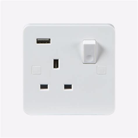 Buy 13a 1g Switched Socket With Usb Admore Online Dubai