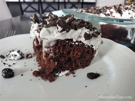 Easy Oreo Poke Cake Recipe