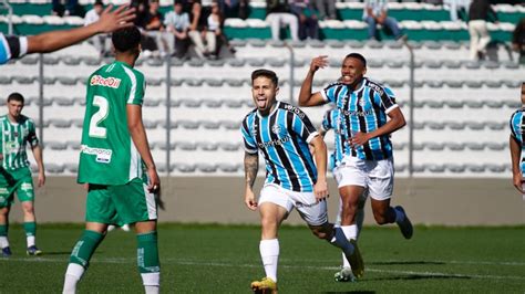 Goleada Gr Mio Vence O Juventude E Encaminha T Tulo Do Gauch O Sub